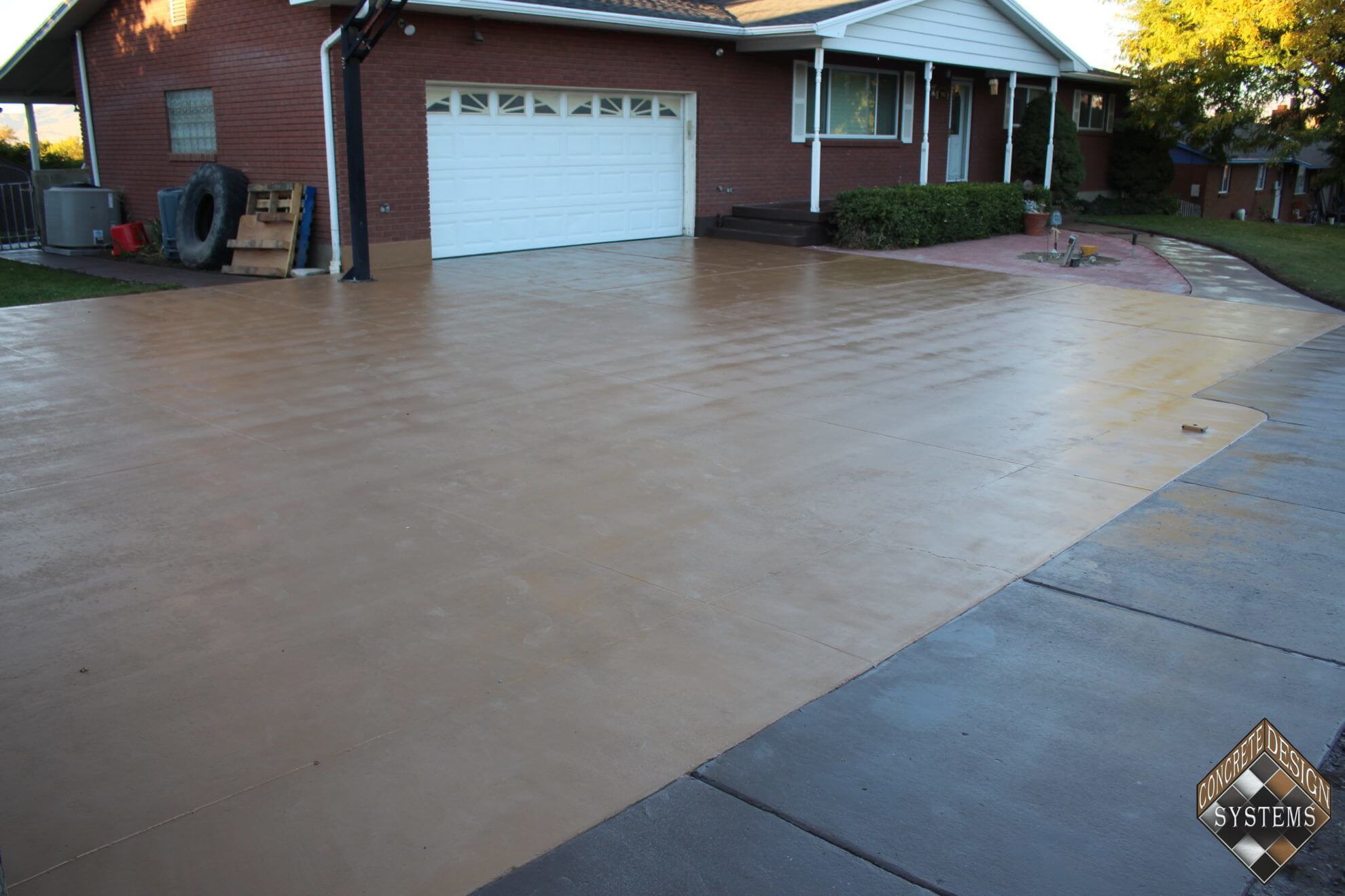 Desert-Tan-Solid-Color-Stained-Driveway