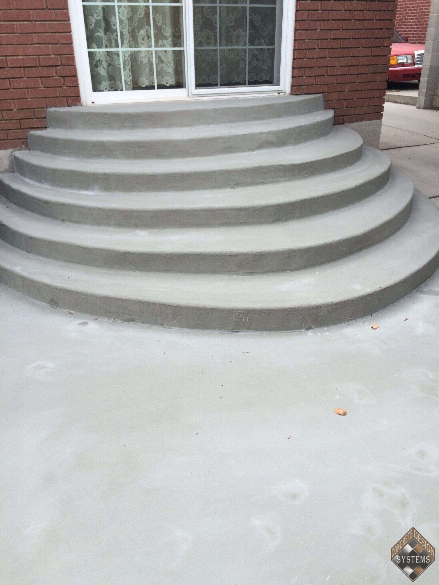 Plain-Gray-Finished-Overlay-Over-Steps