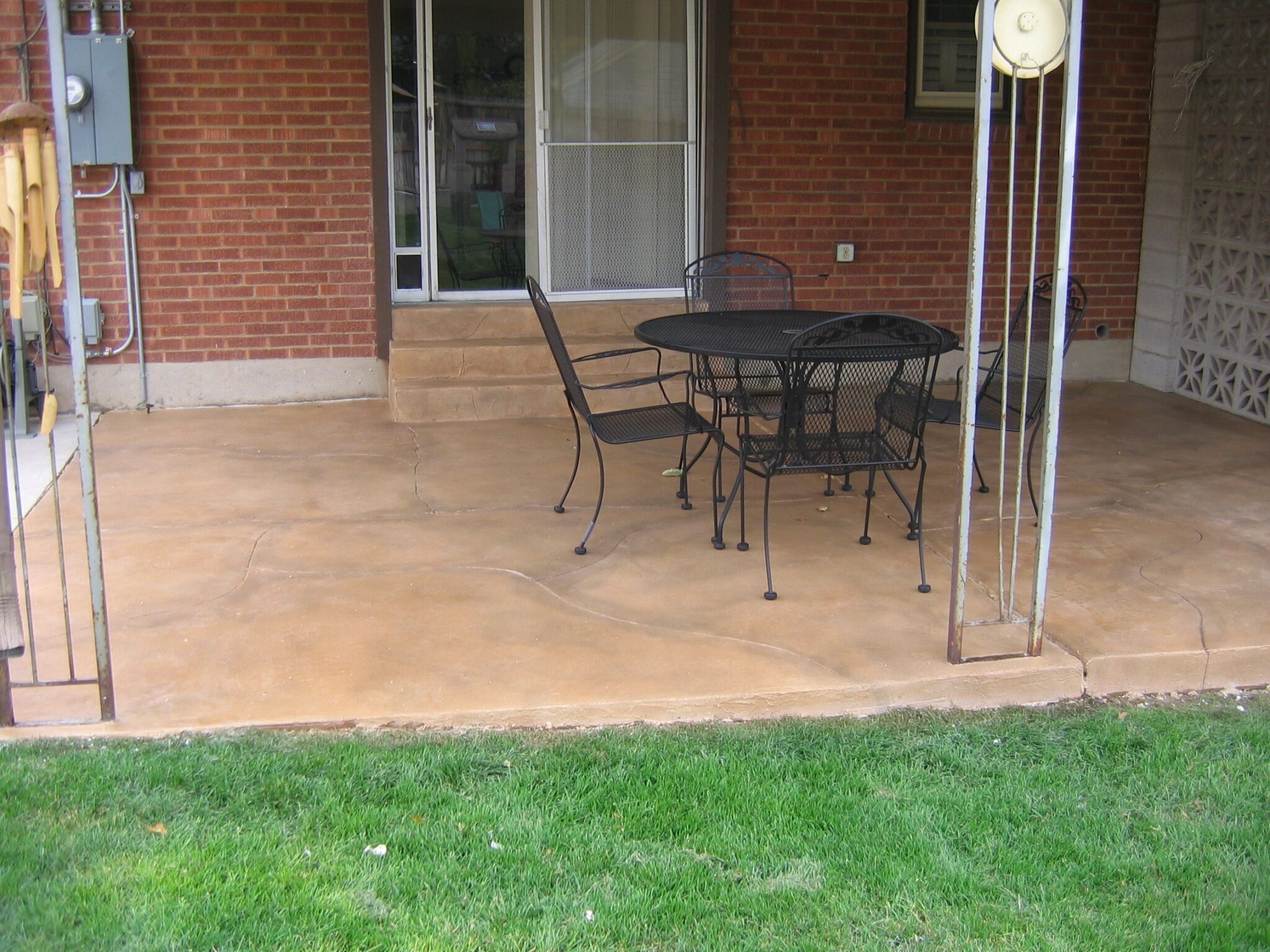 Patio Cracked Rock Overlay Highlighted